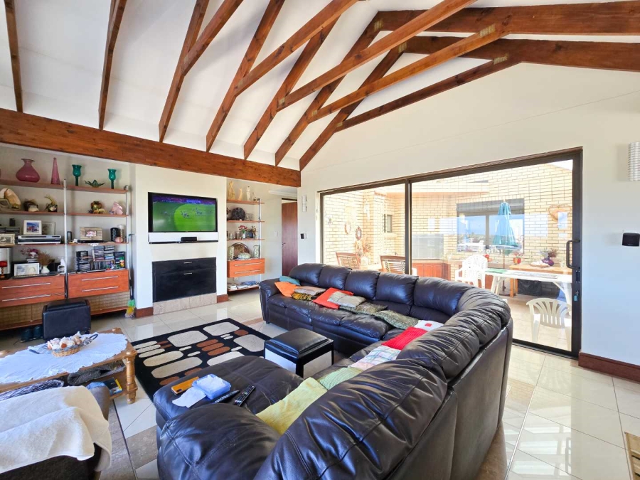 4 Bedroom Property for Sale in Stilbaai Wes Western Cape